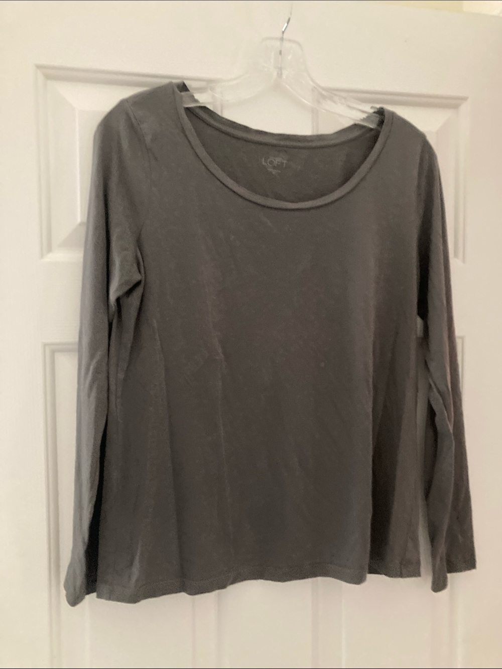 LOFT Gray Long-Sleeve Scoop Neck Top